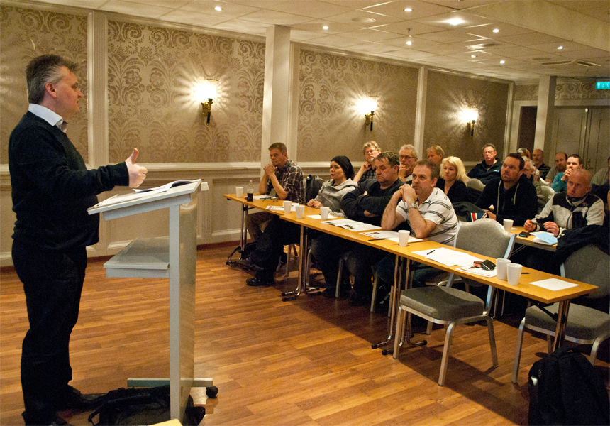 – Få medlemmene til å stemme!