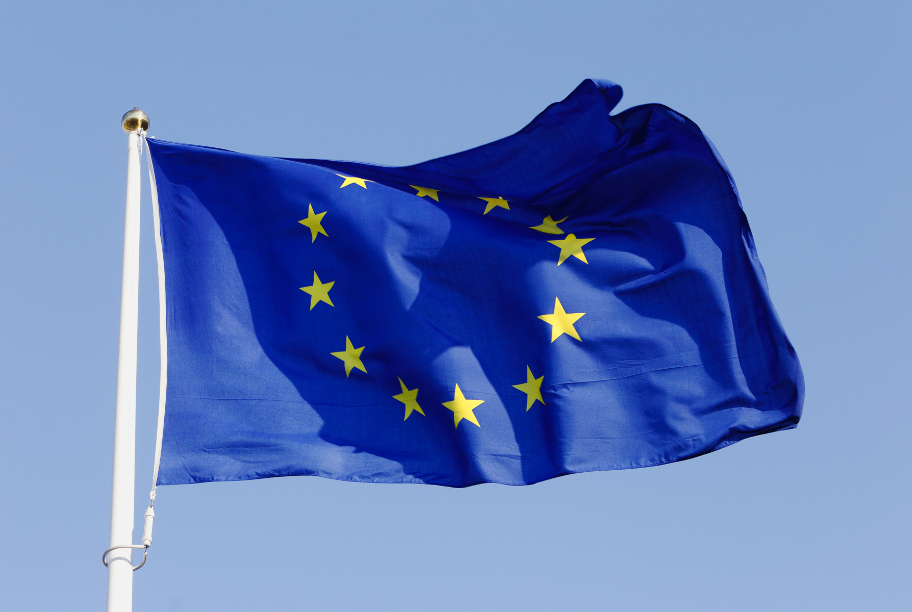 Krever avklaringer i europapolitikken