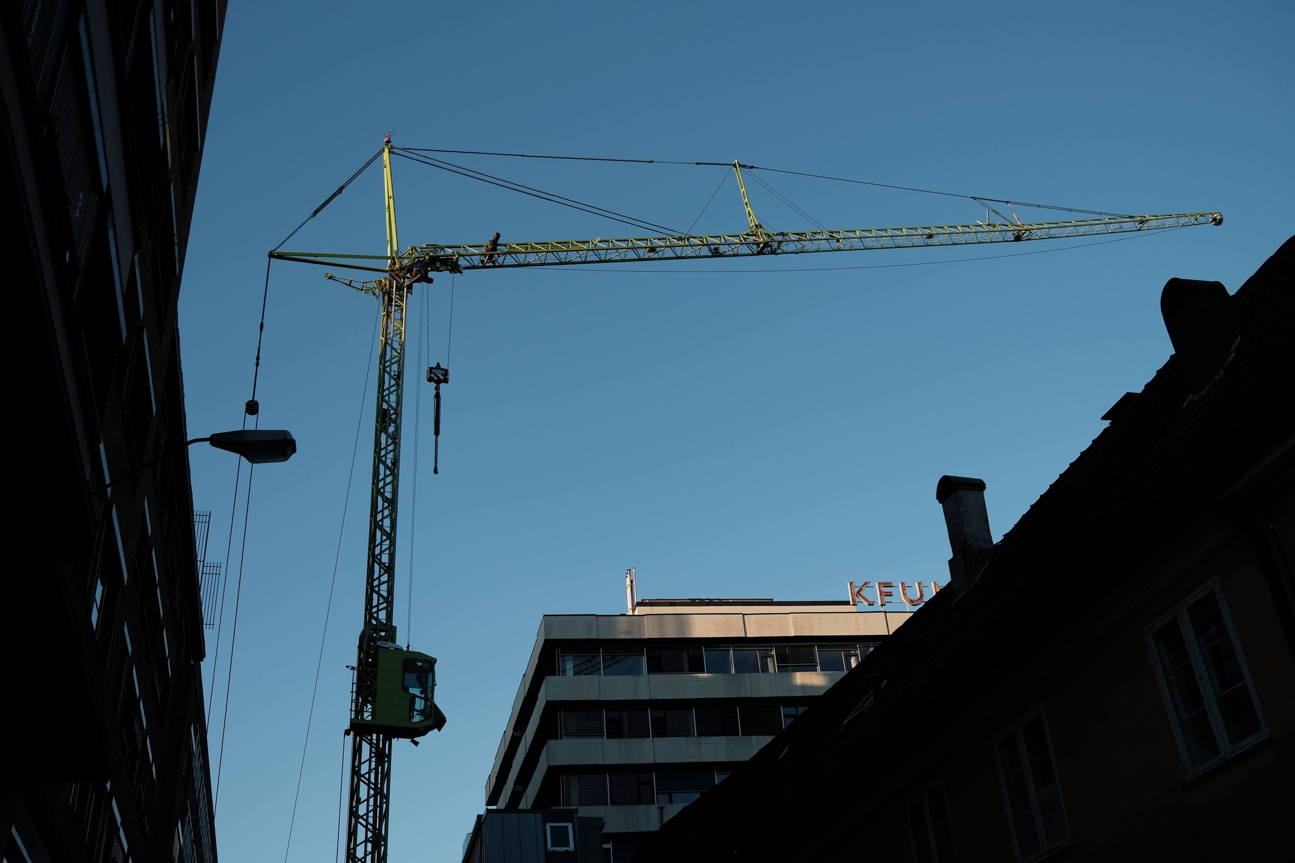 Fire nye forhandlinger startet i dag