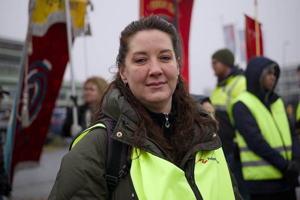 Kateryna Bilokin, faglig sekretær Region Øst i Fellesforbundet, var en av de mange som møtte opp i Ski for å støtte klubben ved Andresen Karosseri i sin streik for taraffavtale.